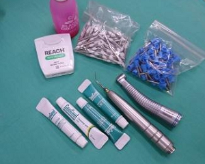 当院の予防歯科での歯面清掃PMTC器具・器材の写真。